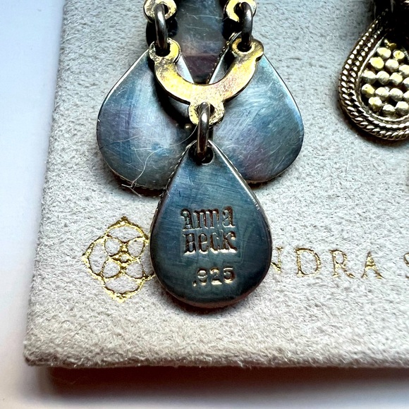 Anna Beck dotted 💥chandelier💥earrings - Picture 3 of 3